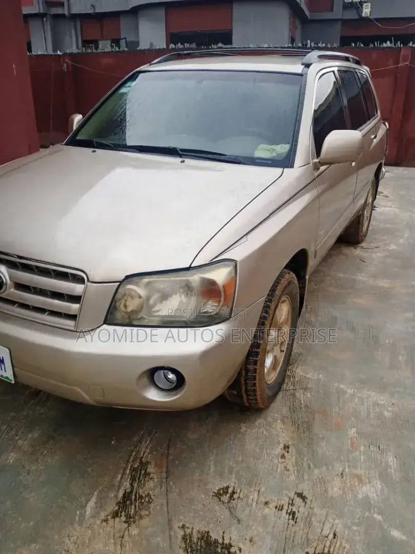 Toyota Highlander 2005 Gold
