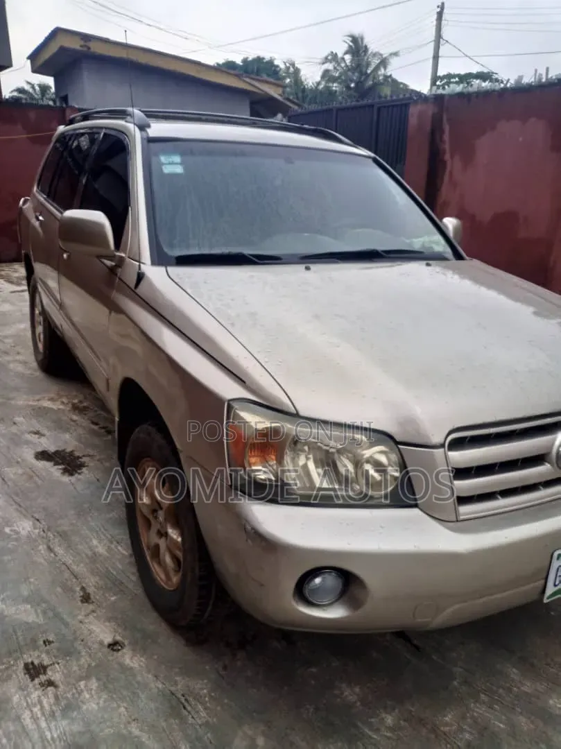 Toyota Highlander 2005 Gold