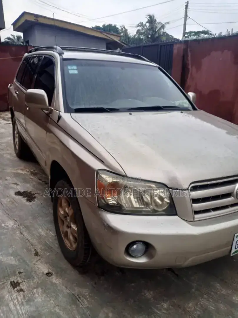 Toyota Highlander 2005 Gold