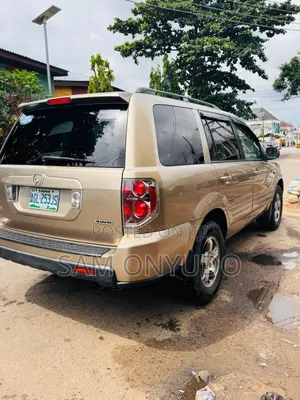 Honda Pilot 2005 Gold