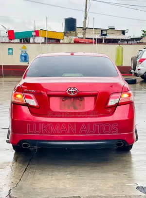 Toyota Camry SE 4dr Sedan (2.5L 4cyl 6A) 2011 Red