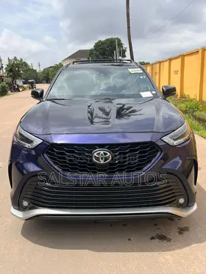 Toyota Highlander XSE 2021 Blue