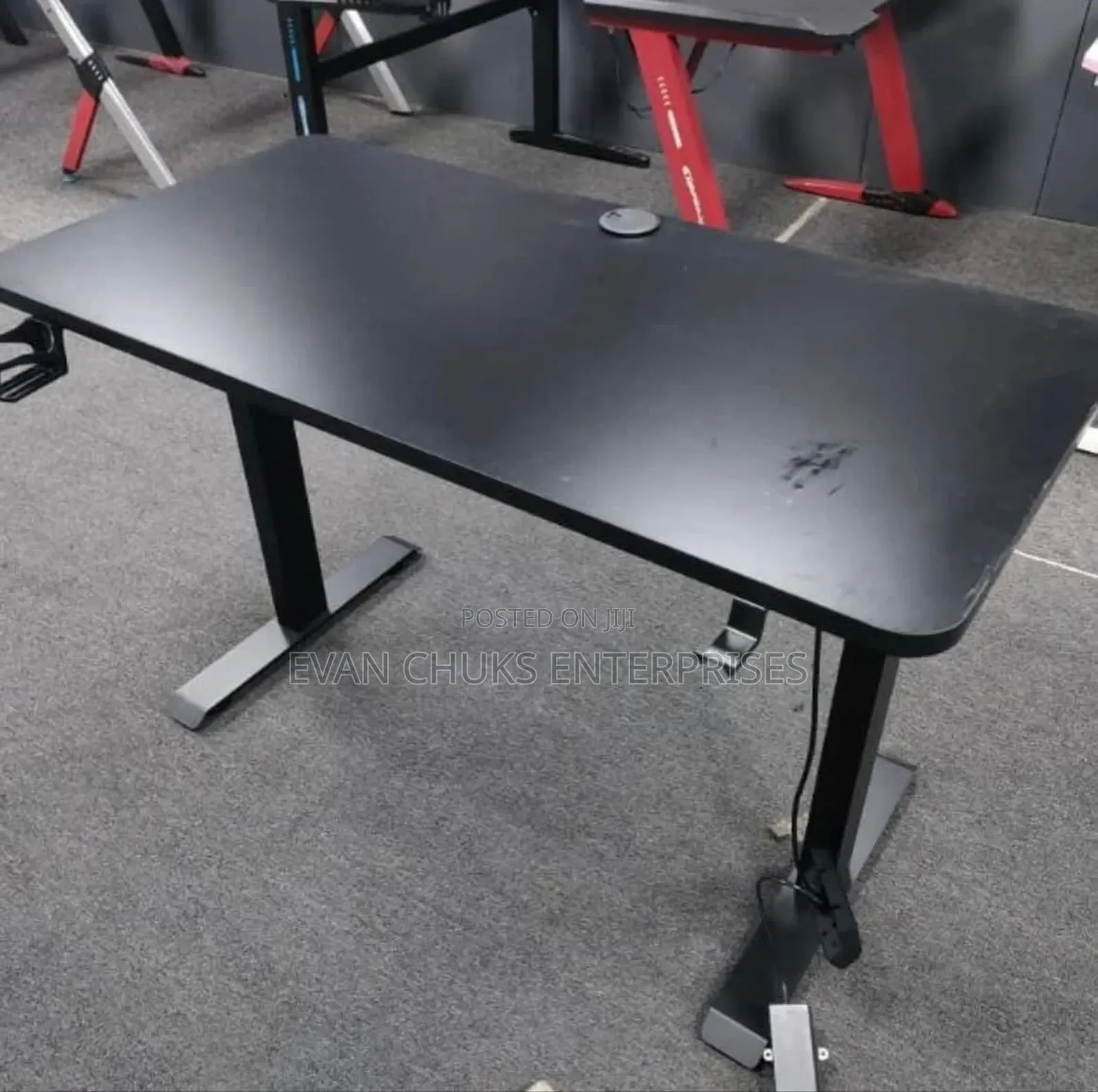 1.2 Electric Adjustable Table
