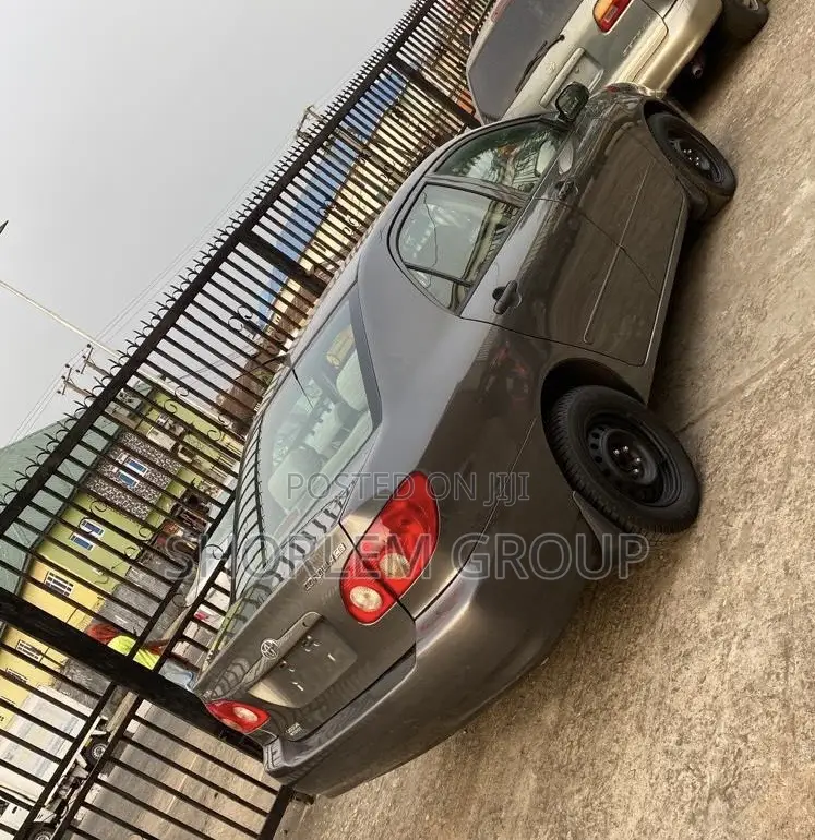 Toyota Corolla 2005 Gray