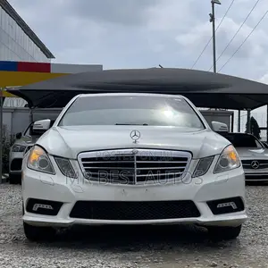 Mercedes-Benz E350 Base 4Matic Sedan AWD (3.5L 6cyl 7A) 2010 White