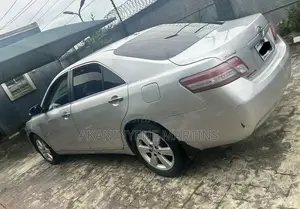 Toyota Camry 2011 Silver