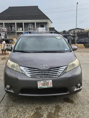 Toyota Sienna Limited AWD 7-Passenger 2013 Gray