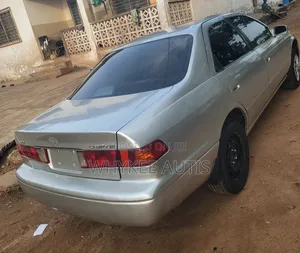 Toyota Camry LE 4dr Sedan (2.4L 4cyl 5M) 2002 Silver