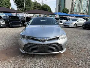 Toyota Avalon Limited Sedan FWD (3.5L 6cyl 6A) 2017 Silver