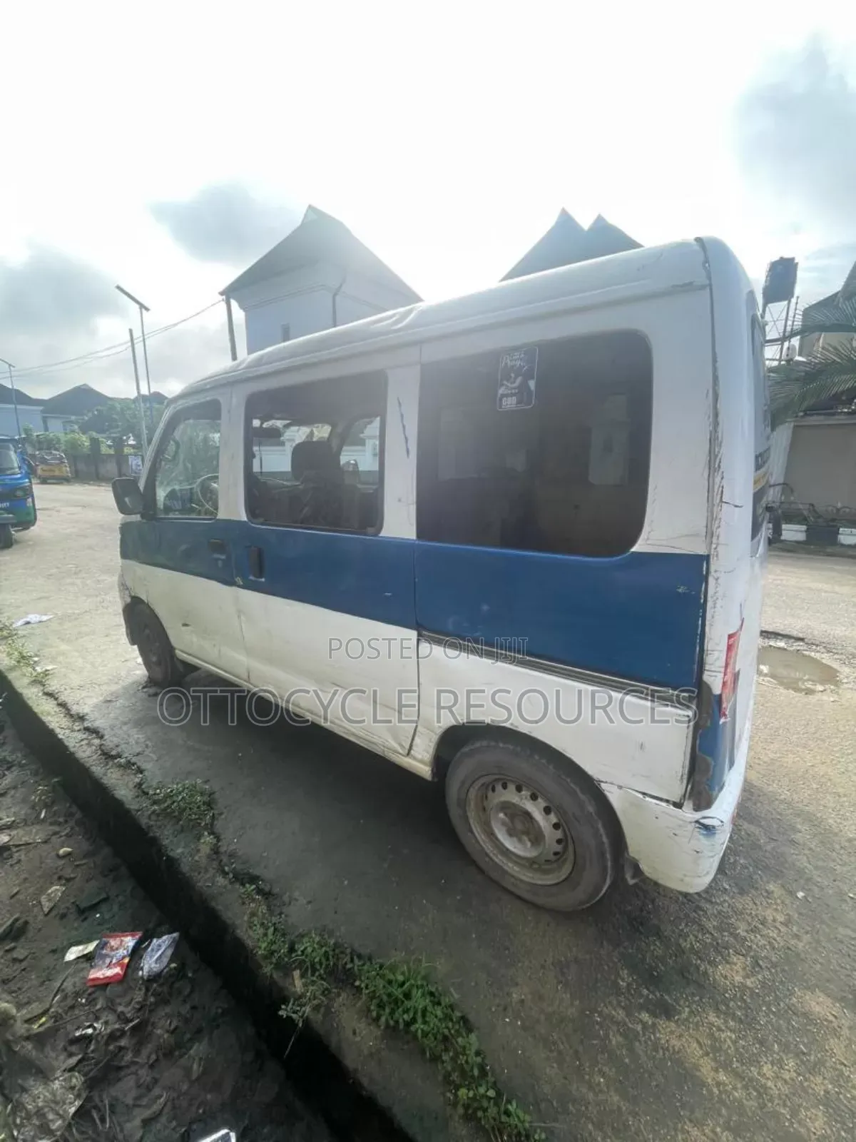 Daihatsu Hijet 2004 White
