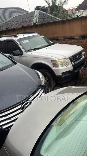 Ford Sport Trac 2007 White