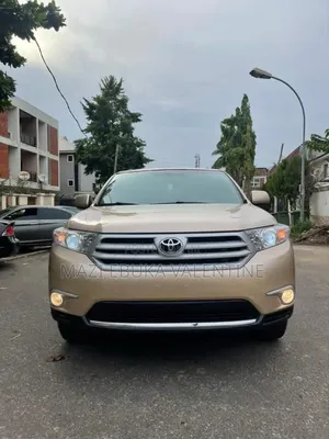 Toyota Highlander 2013 Gold