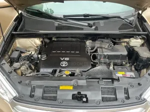 Toyota Highlander 2013 Gold