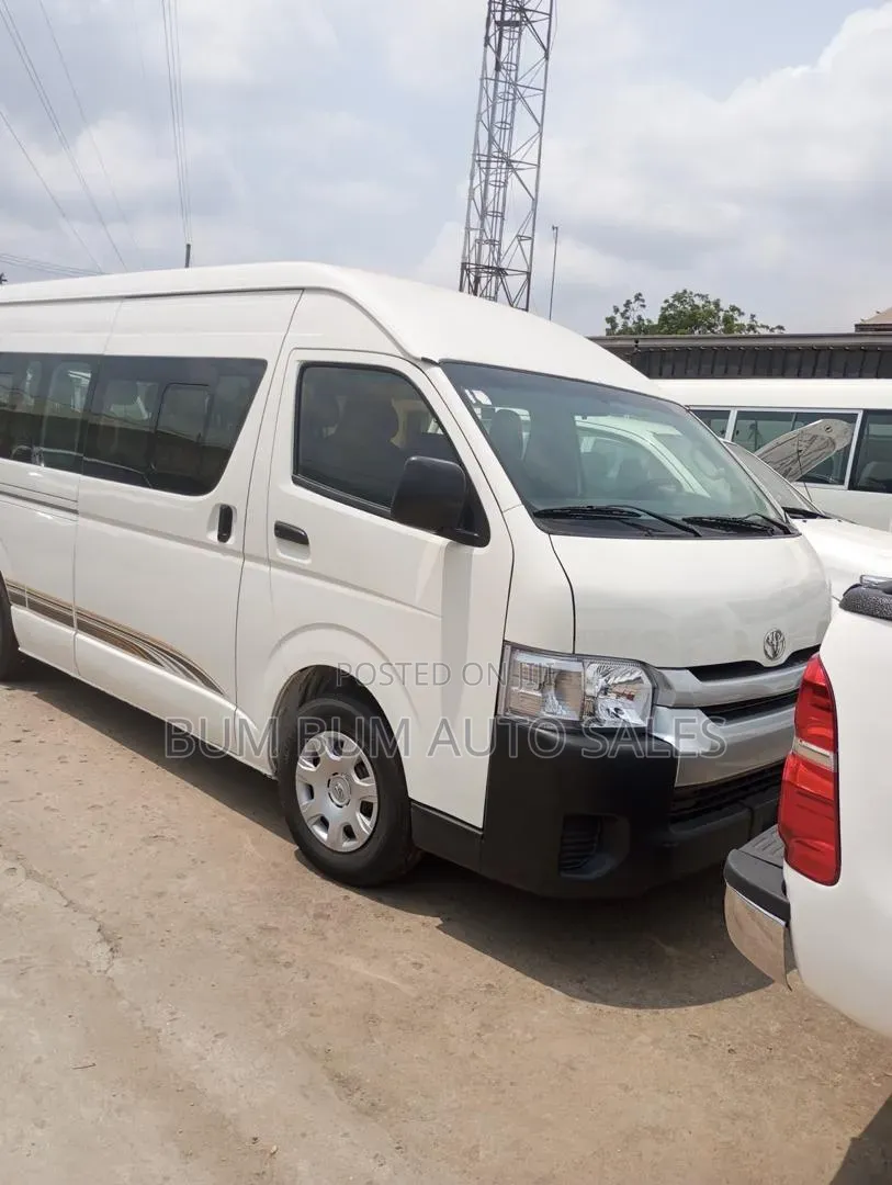 Toyota HiAce 2016 White