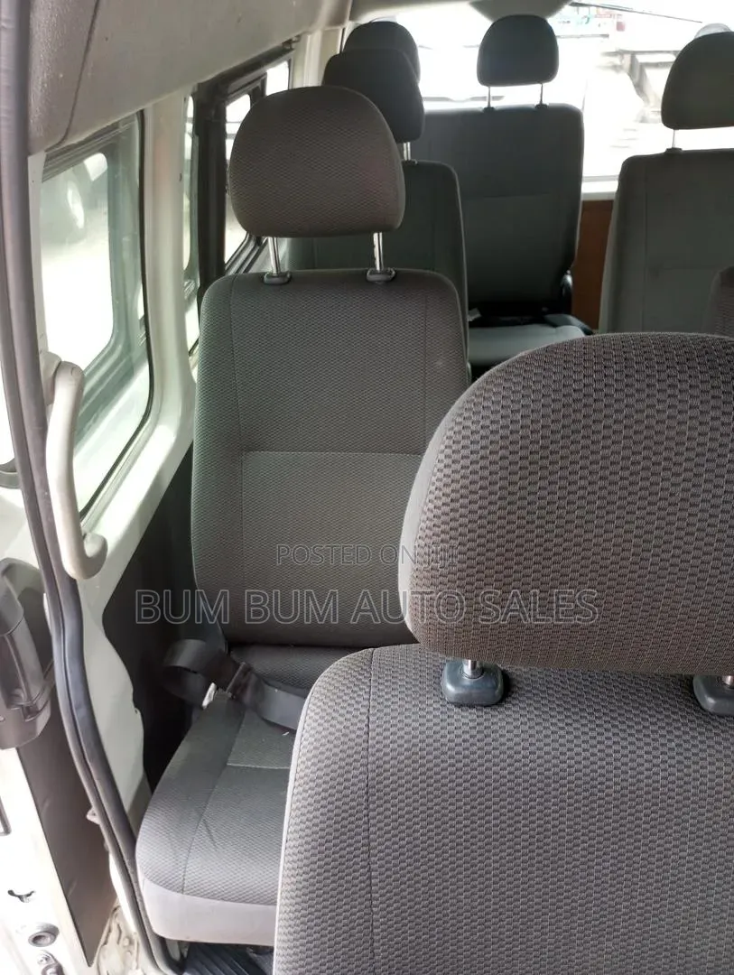 Toyota HiAce 2016 White
