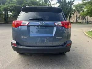 Toyota RAV4 Limited 4dr SUV (2.5L 4cyl 6A) 2014 Gray