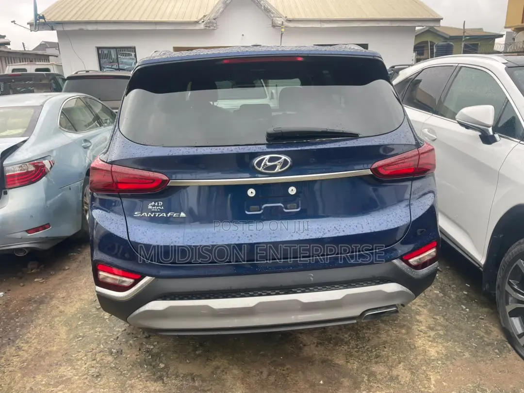 Hyundai Santa Fe 2018 Blue
