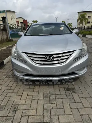 Hyundai Sonata SE Sedan FWD (2.4L 4cyl 6A) 2012 Silver
