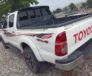 Toyota Hilux 2012