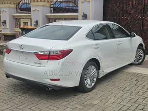 Lexus ES 2015 White