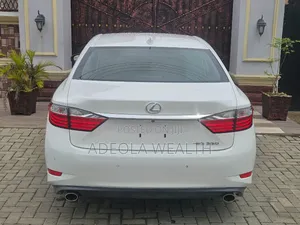 Lexus ES 2015 White