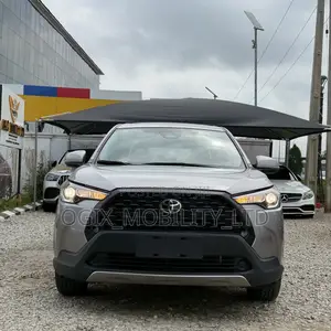 New Toyota Corolla Cross 2025 Silver
