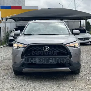 New Toyota Corolla Cross XLE 2025 Silver