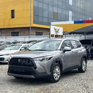 New Toyota Corolla Cross XLE 2025 Silver