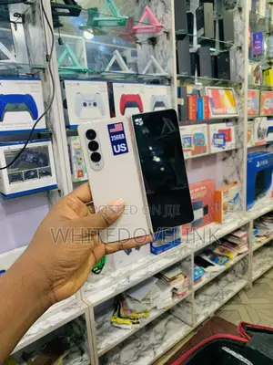 Samsung Galaxy Z Fold4 256 GB Gold