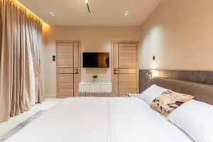 Flow 3 Bedroom Apartment Ikate