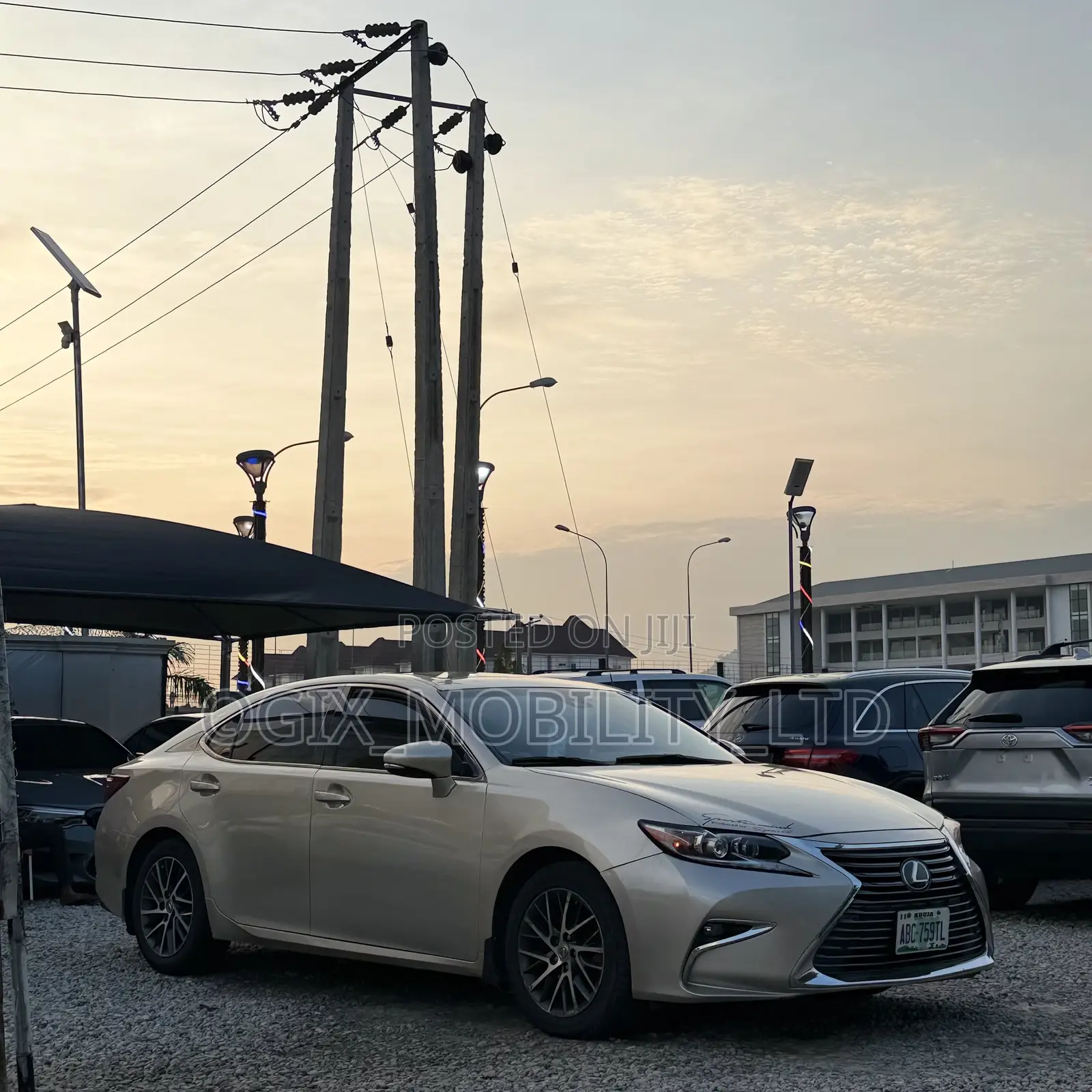 Lexus ES 2016 Gold
