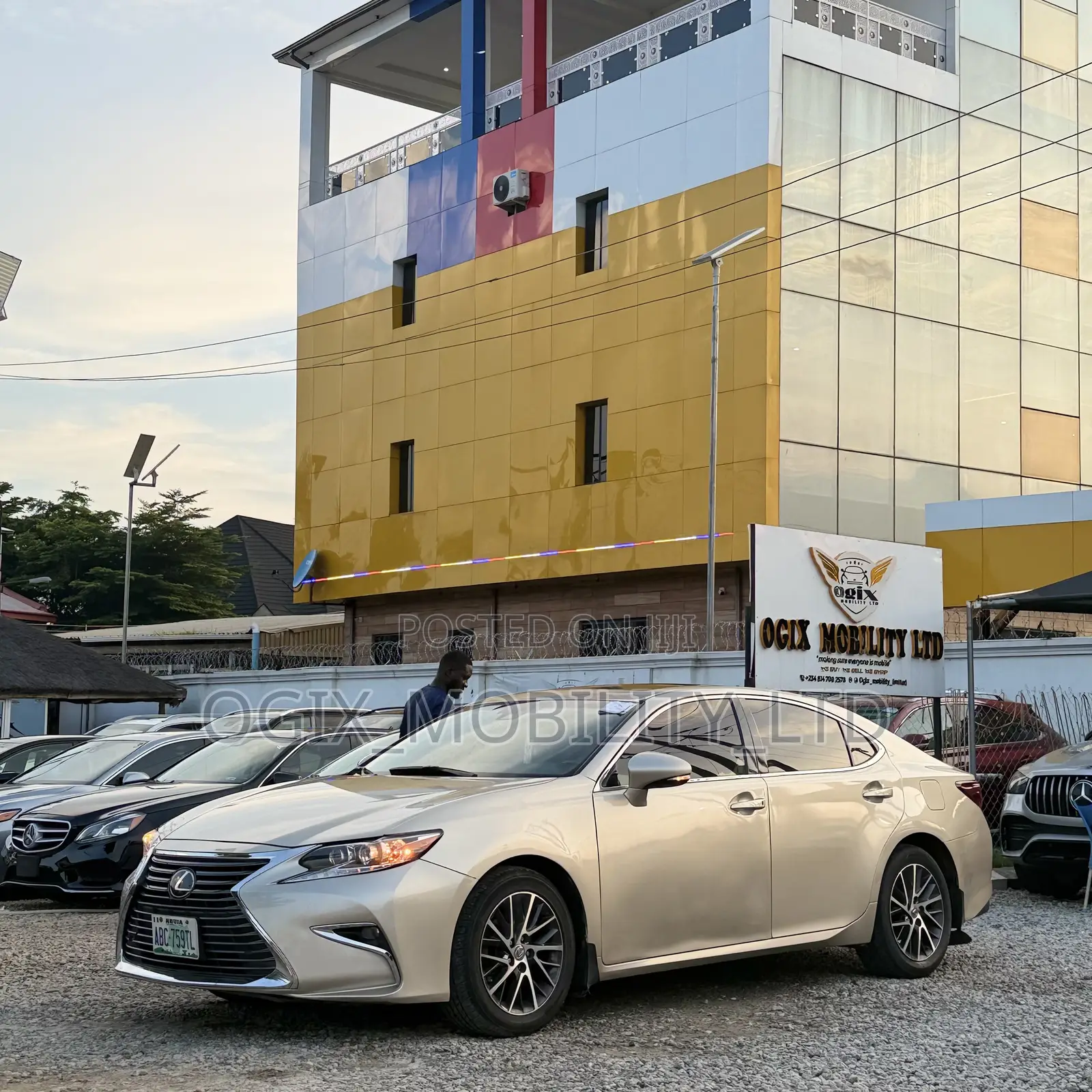 Lexus ES 2016 Gold