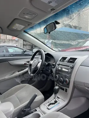 Toyota Corolla 2011 White