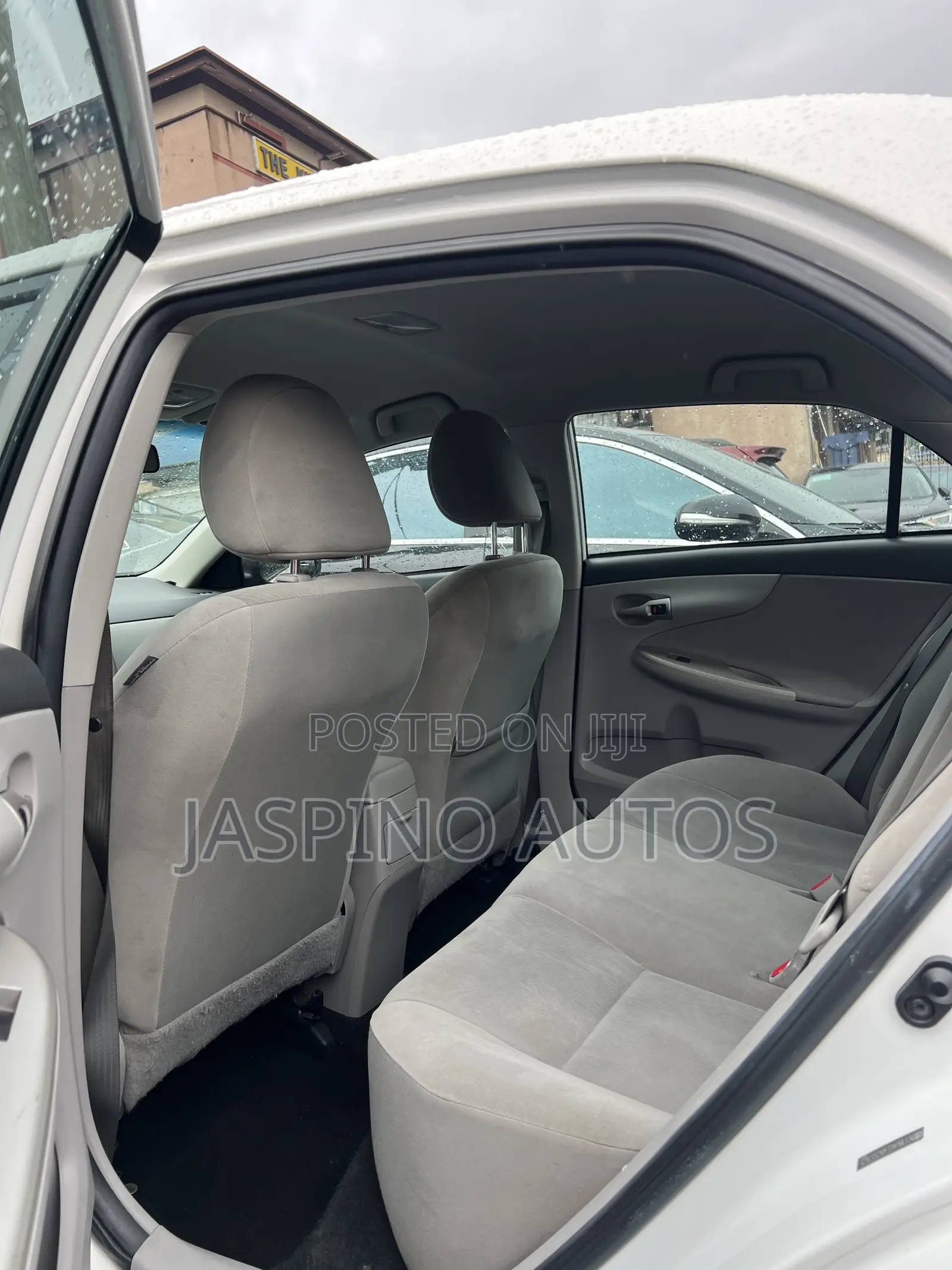 Toyota Corolla 2011 White