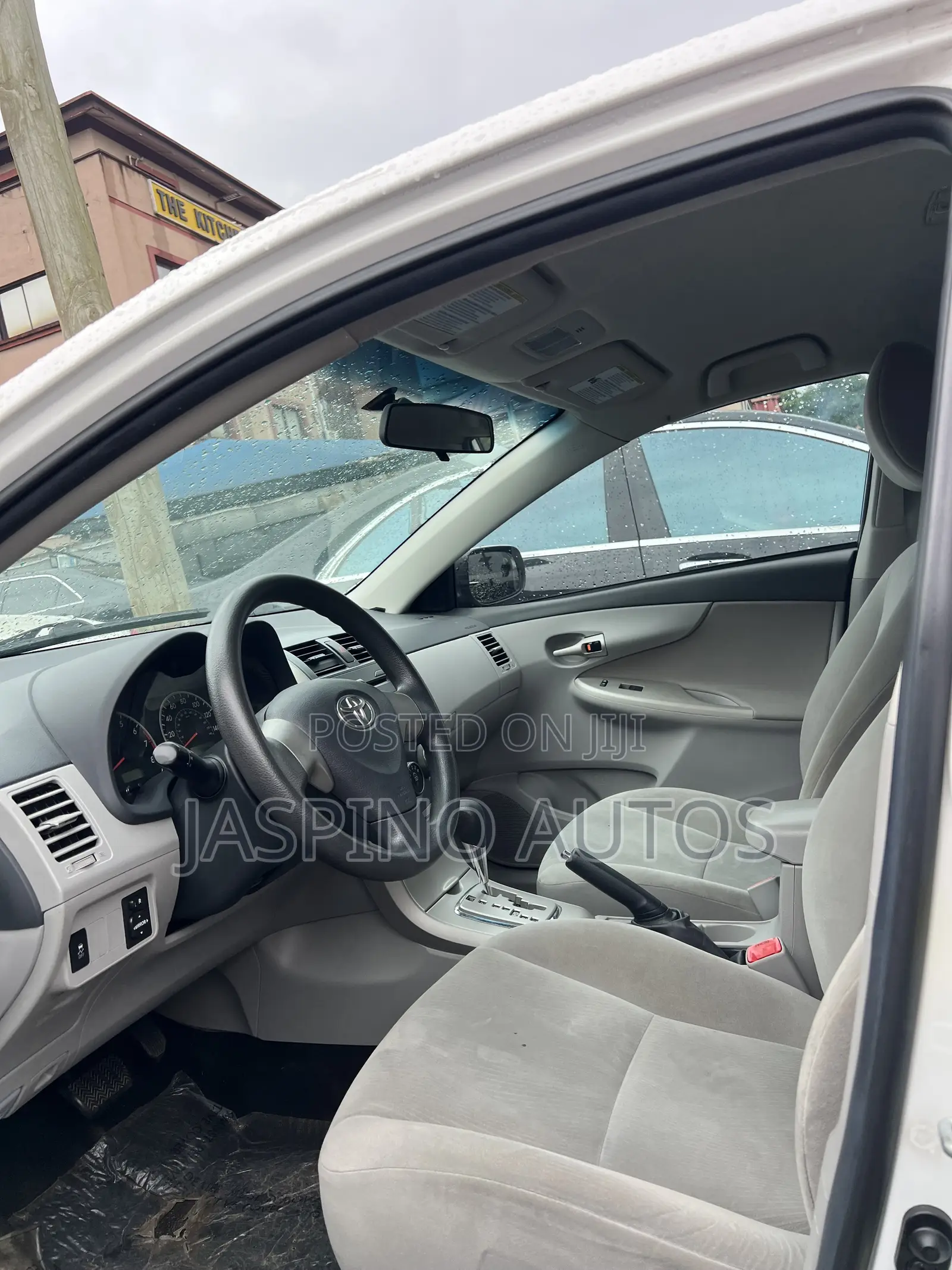 Toyota Corolla 2011 White