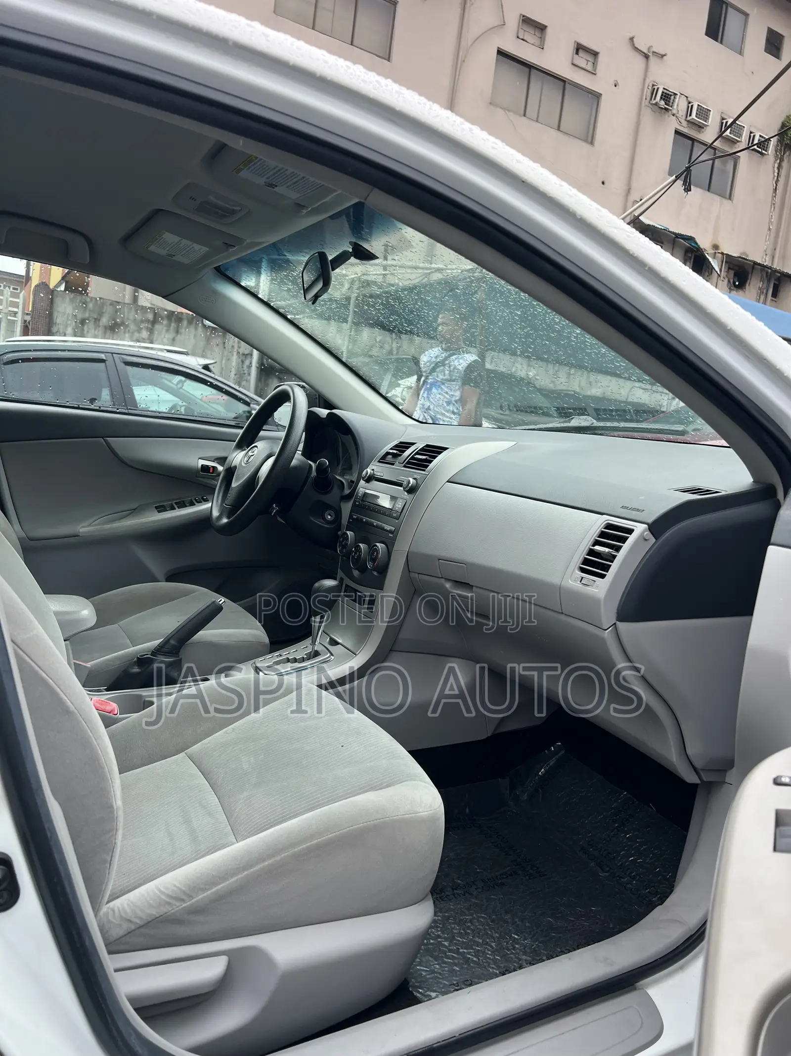 Toyota Corolla 2011 White