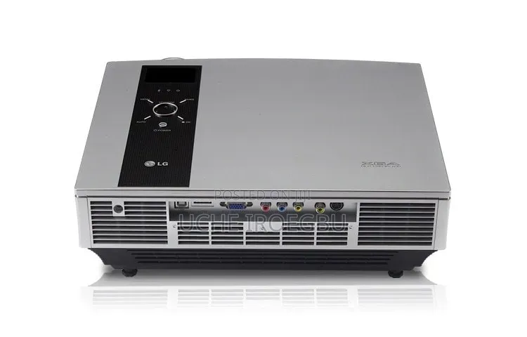 Lg Projector (3200 Lumens)