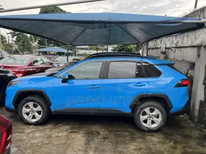 Toyota RAV4 2019 Blue
