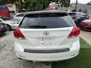 Toyota Venza V6 AWD 2011 White