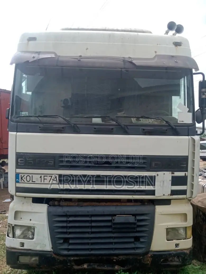 Trailer Head