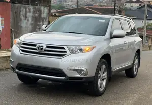 Toyota Highlander 3.5L 4WD 2013 Silver