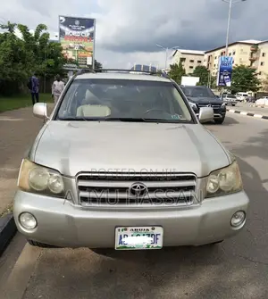 Toyota Highlander 2004 Gold