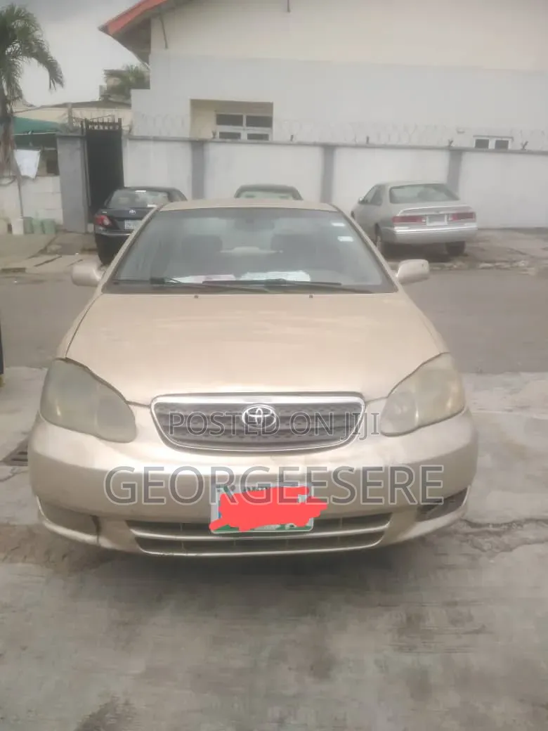 Toyota Corolla 2004 Gold