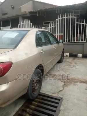 Toyota Corolla 2004 Gold