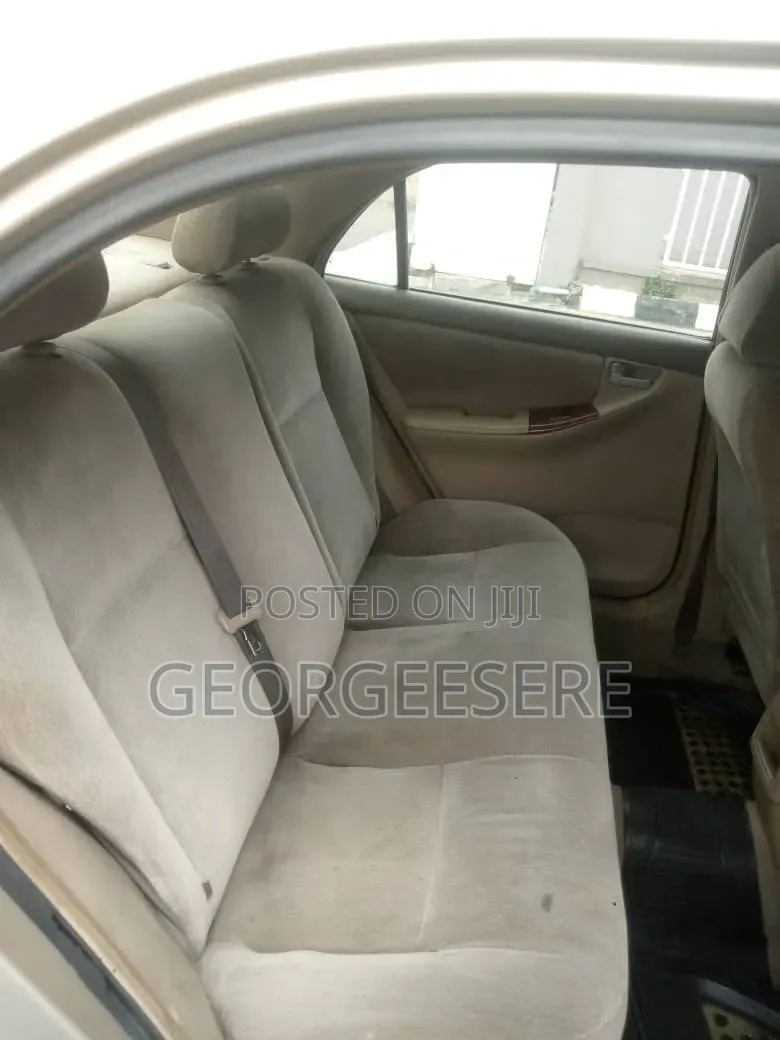 Toyota Corolla 2004 Gold