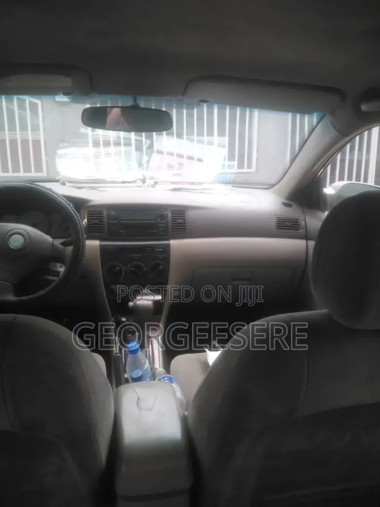 Toyota Corolla 2004 Gold