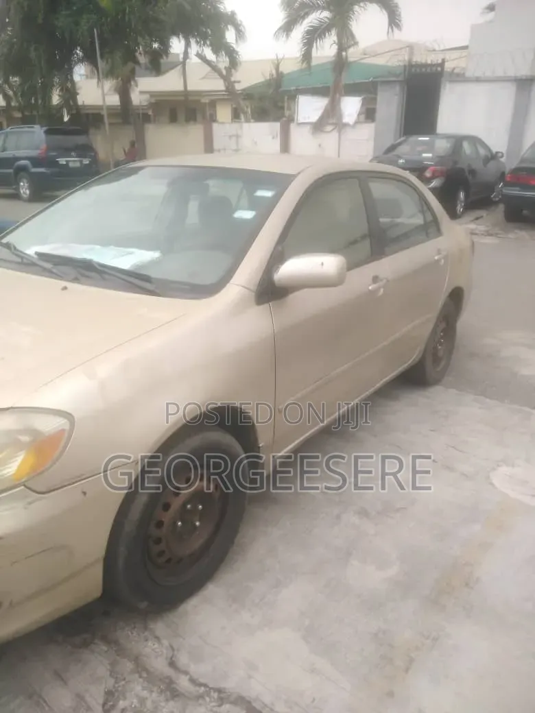 Toyota Corolla 2004 Gold