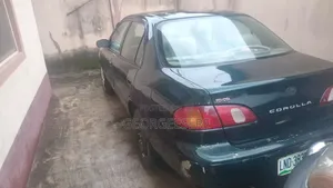 Toyota Corolla 2000 Green