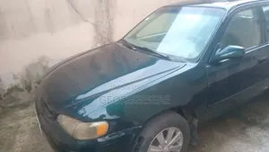 Toyota Corolla 2000 Green