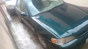Toyota Corolla 2000 Green